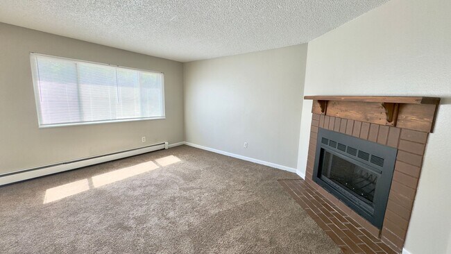 Building Photo - 3950 Stonedike Dr