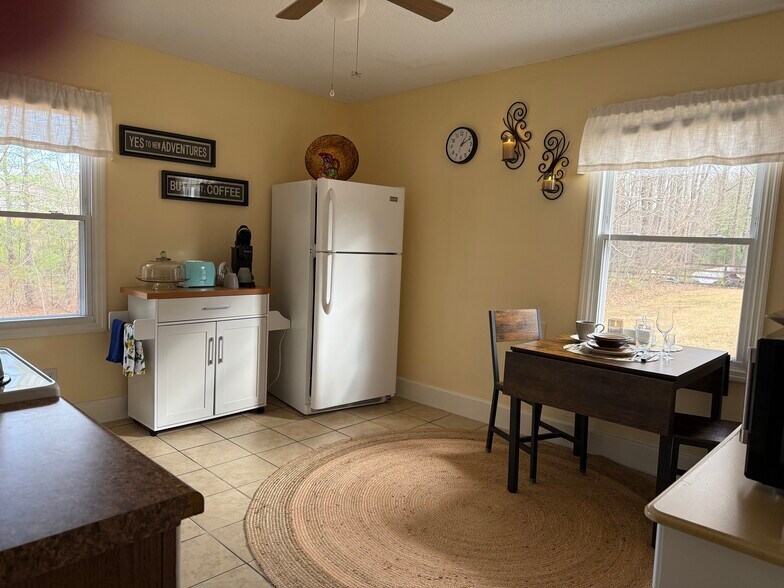 Newly fully furnished with all new Keurig, cookware, bakeware, air fryer, microwave, etc.. - 718 Dogwood Hill Ln