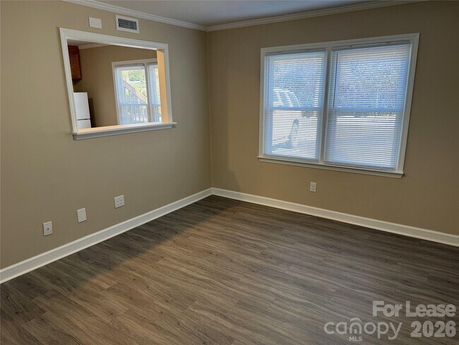 Building Photo - 799 Cherry St