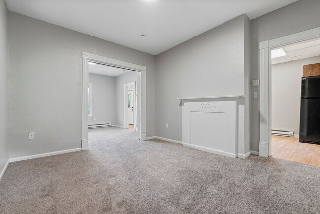 Building Photo - Beautiful 3 Bedroom House in Munhall available now!