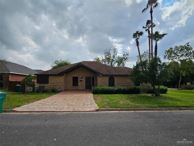 Primary Photo - 1415 W Sevilla St