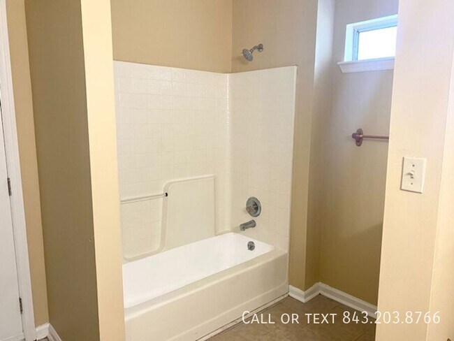 Building Photo - 106 Eaton Way