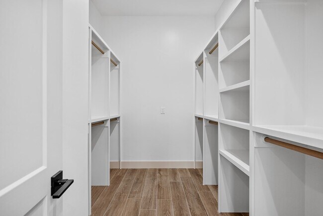 Building Photo - 2 Pinnacle Club Dr