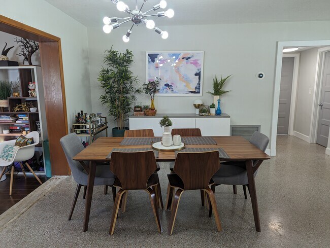 Building Photo - 3701 Ibis Dr