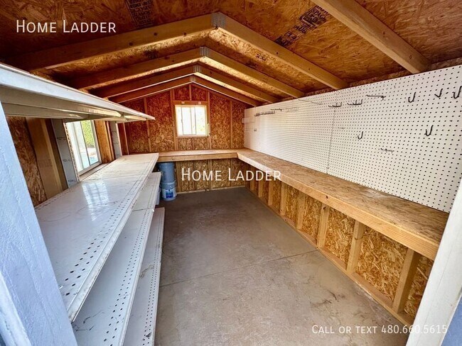 Building Photo - 3018 E Erie St