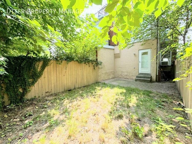 Building Photo - 3633 Wallace St