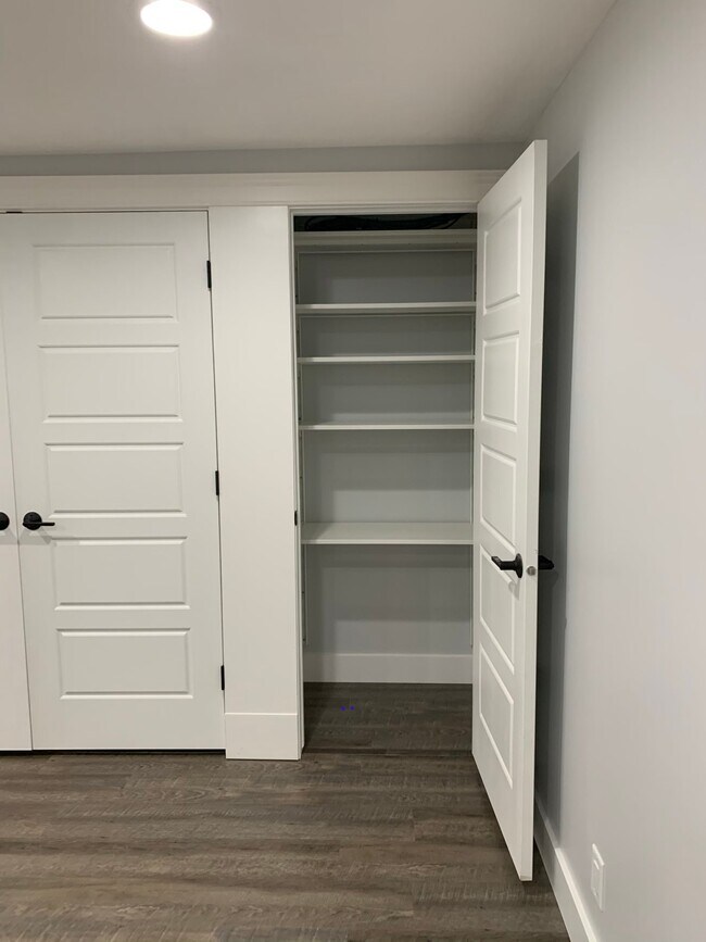 Building Photo - 8740 S Spartan Dr