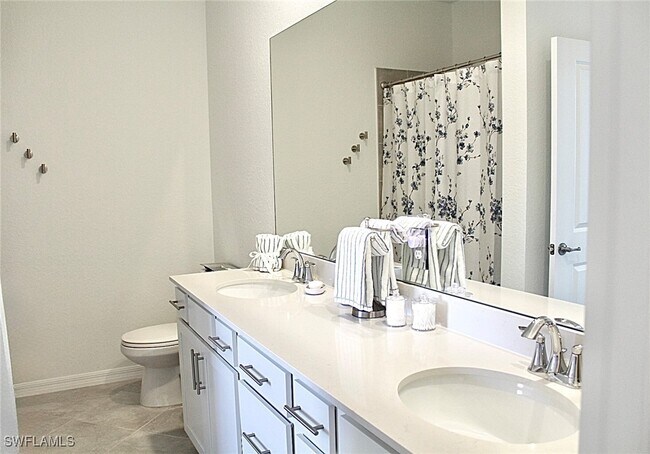 Building Photo - 15405 Grn Acrs Ave