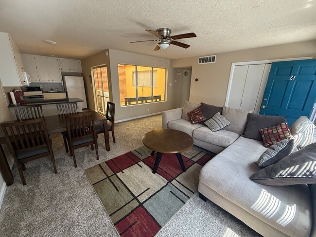 Building Photo - 1481 Alamo St