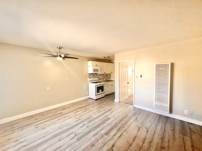 Primary Photo - 2505 S Denison Ave