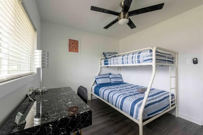 Building Photo - 9715 Dallum Dr