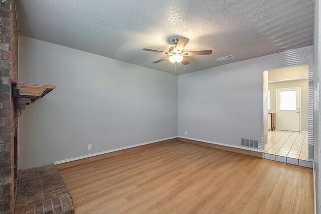 Building Photo - Kick it in Keller in this 2 story Townhome!