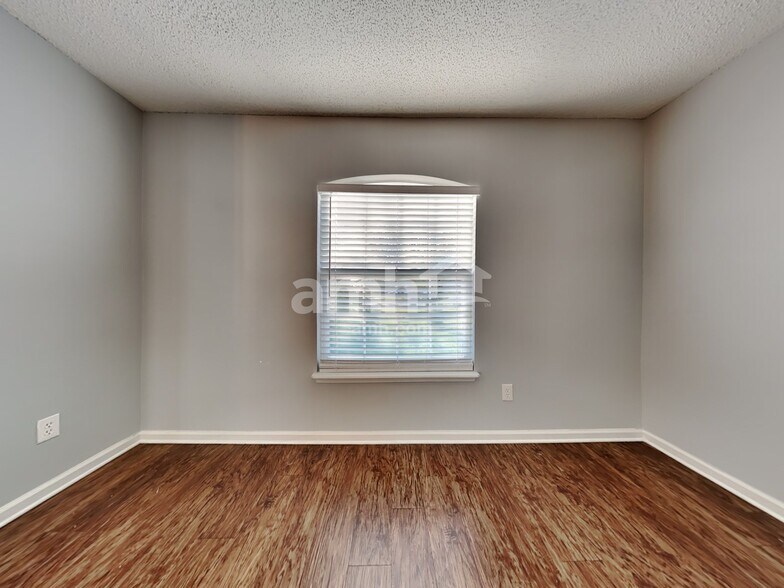 Building Photo - 3280 Fox Squirrel Dr