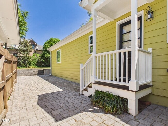 Building Photo - 2912 Oberlin Rd