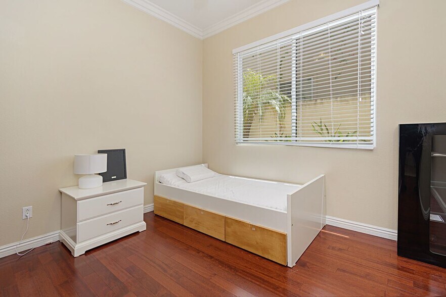 Building Photo - 13443 Moreton gn