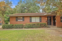 Building Photo - 4221/4223 Hawthorne Court
