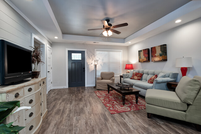 Tray Ceiling Living Room - 1609 16th Street Southeast