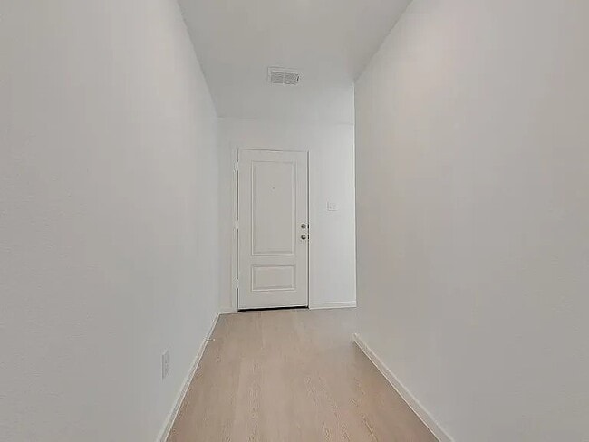 Building Photo - 900 Calley Pear Trl