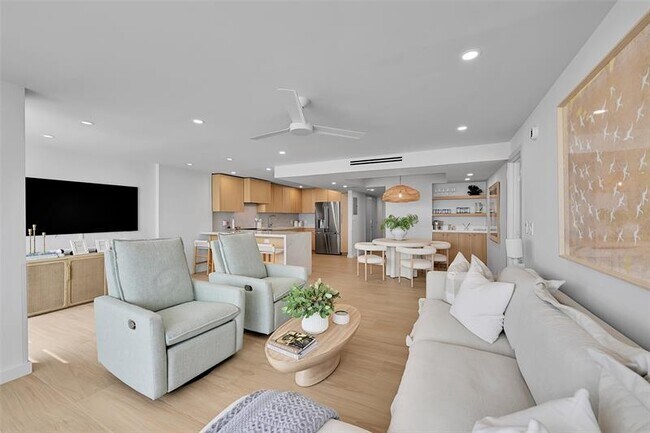 Building Photo - 525 N Ocean Blvd