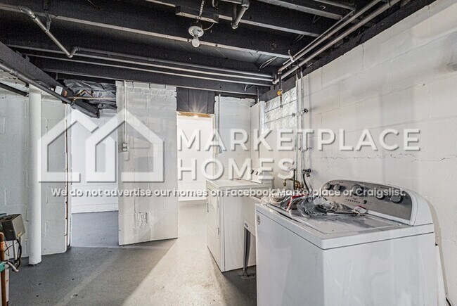 Building Photo - 8062 Cadillac Ave
