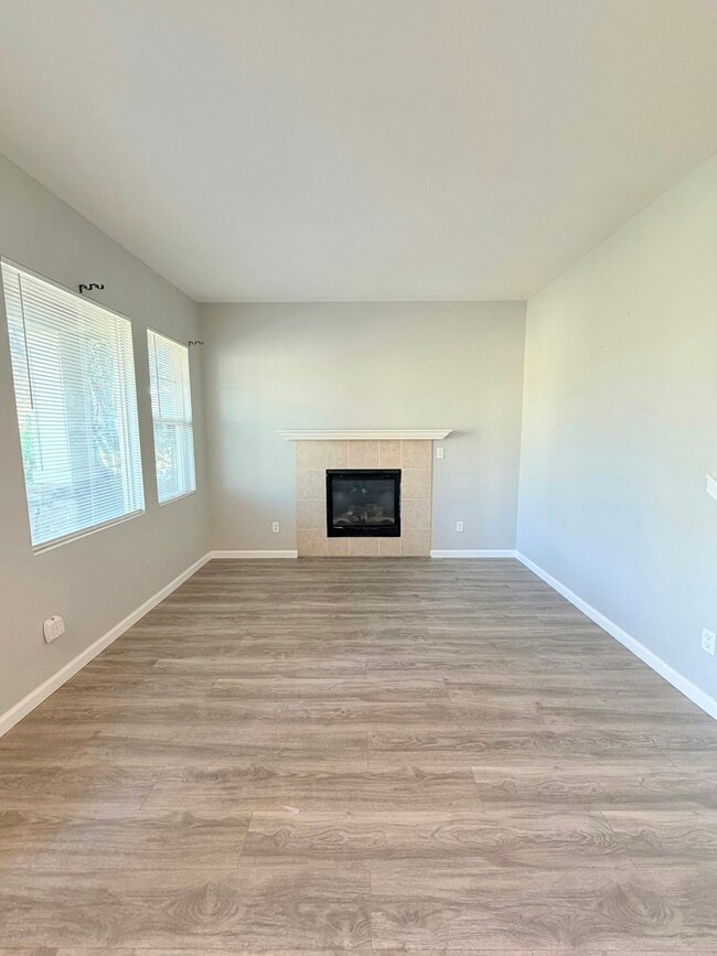 Building Photo - 4375 Tropaz Ln