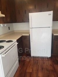 Building Photo - 123 Circle Dr