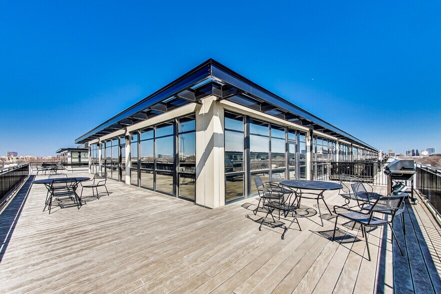 Building Photo - 1111 W 15th St