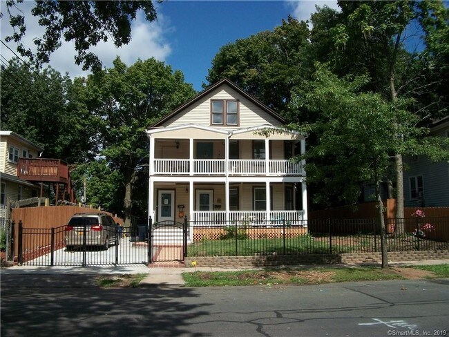 Building Photo - 67 Chatham St