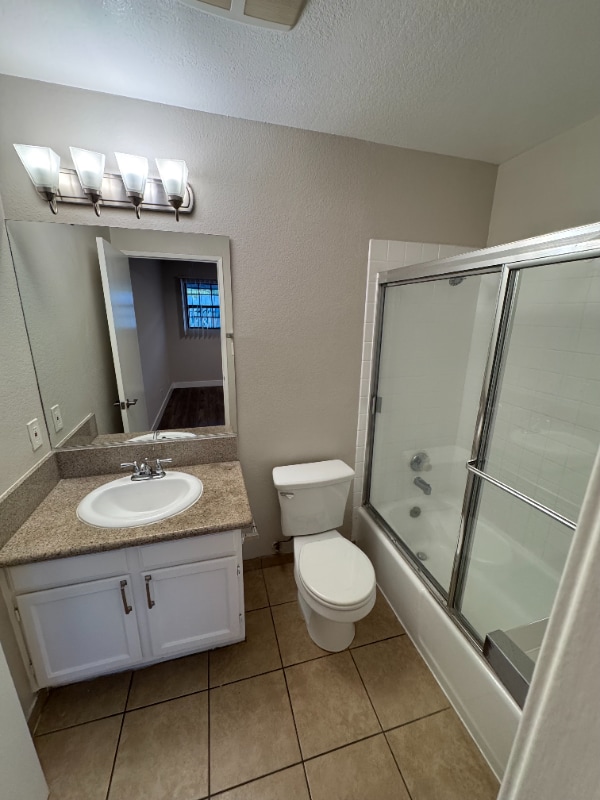 Building Photo - 514 E Valencia Ave