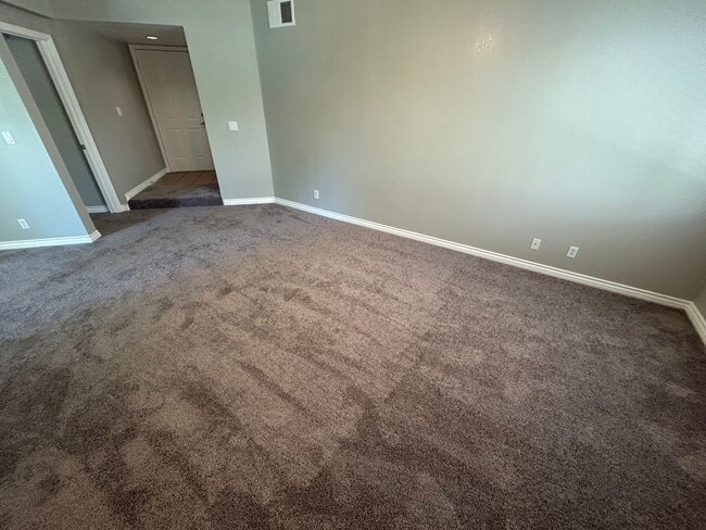 Building Photo - Charming condo in desirable West Las Vegas near Summerlin