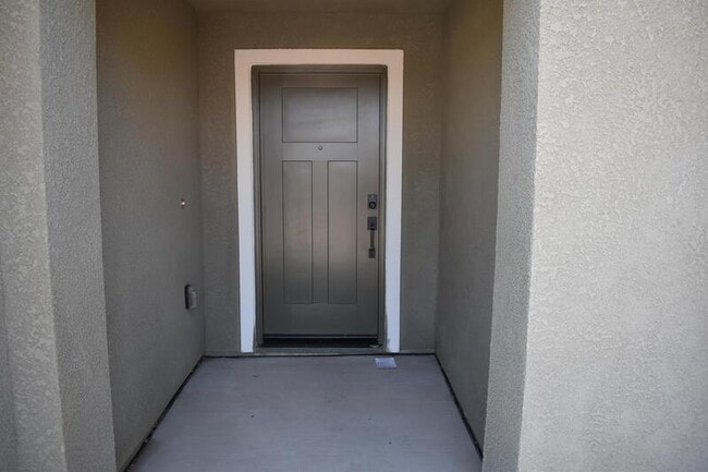 Building Photo - 4041 Bayonet Dr