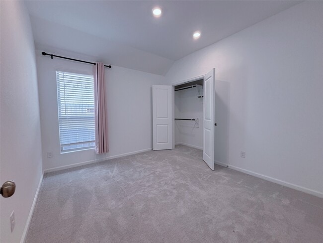 Building Photo - 30363 Tall Fescue Dr