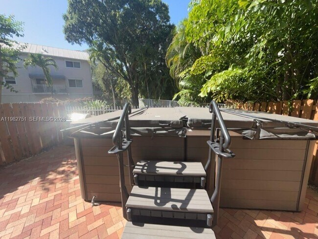 Building Photo - 409 SW 5th St