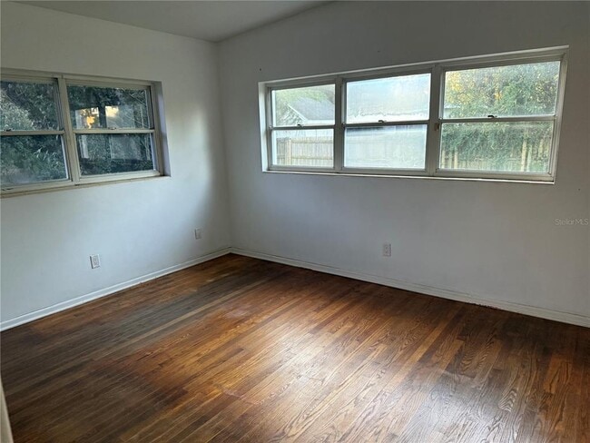 Building Photo - 2428 E Pershing Ave