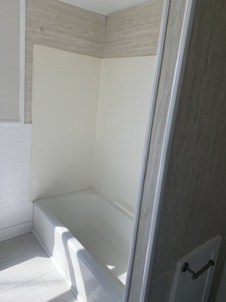 Building Photo - 105 N Franklin St