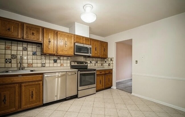 Building Photo - 693 Mallard Ln
