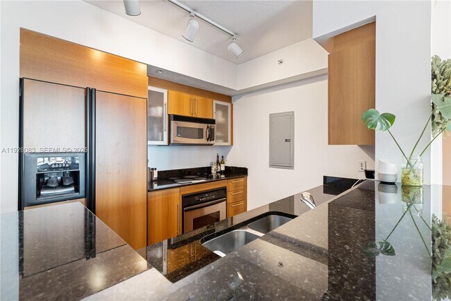 Building Photo - 335 S Biscayne Blvd