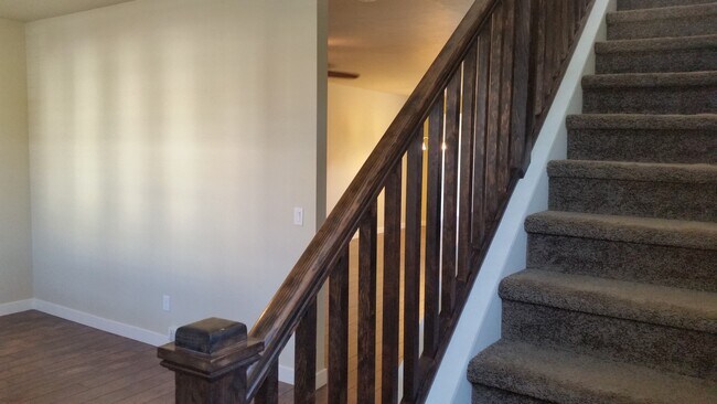 Entryway & Stairs - 10608 S Topview Rd