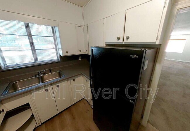 Building Photo - 1414 Glengarry Rd