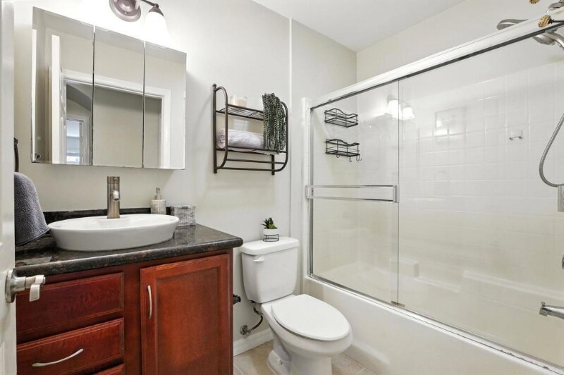 Building Photo - 5252 Balboa Arms Dr