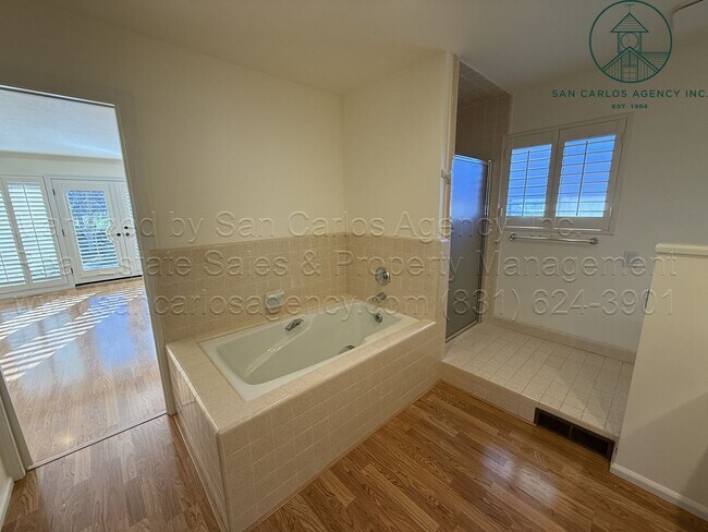 Building Photo - 7042 Valley Greens Cir