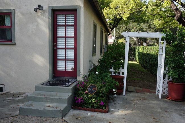 Building Photo - 1726 N Los Robles Ave