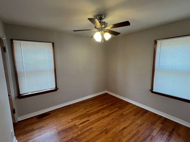 Building Photo - 9813 Lullaby Ln