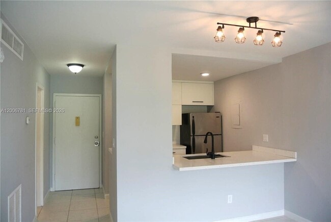 Building Photo - 2160 SW 16th Ave