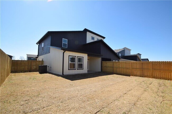 Building Photo - 1604 SW Poigai Wy