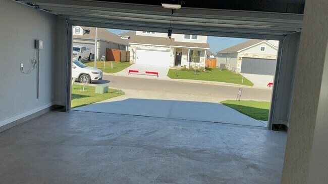 Building Photo - Newly Built Never Been Lived In