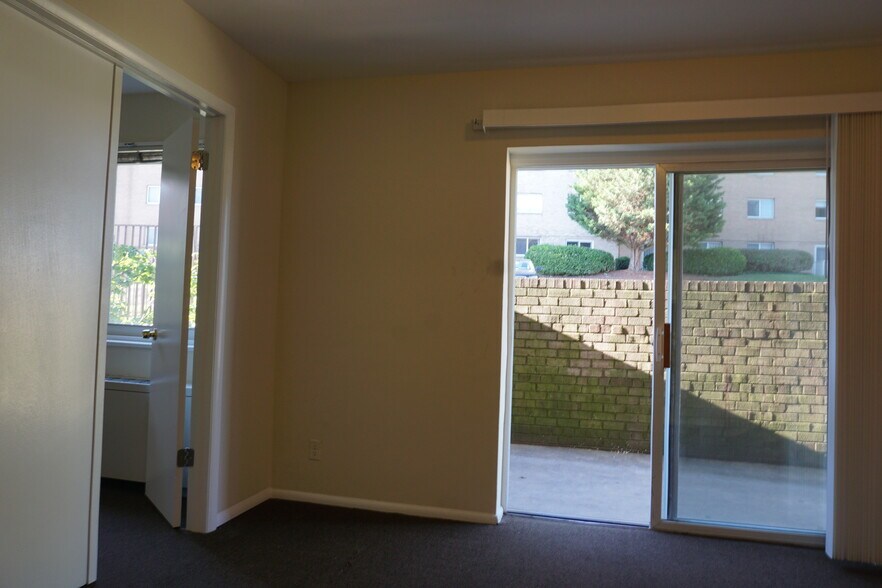 Building Photo - 4330 Hartwick road