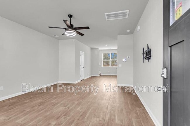 Building Photo - 411 Broad Elm Wy
