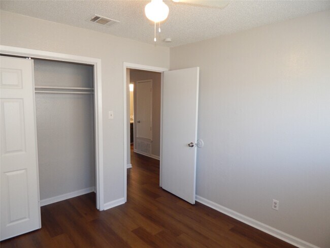 Building Photo - 204 Northpointe Ave