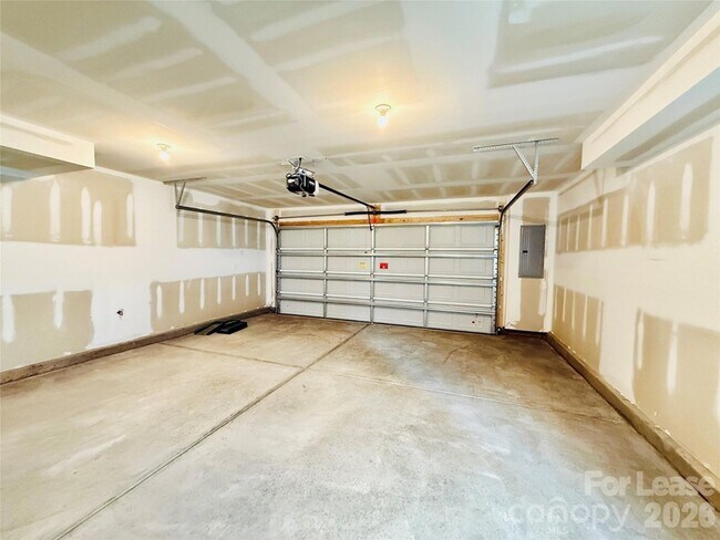 Building Photo - 1736 Blanche St